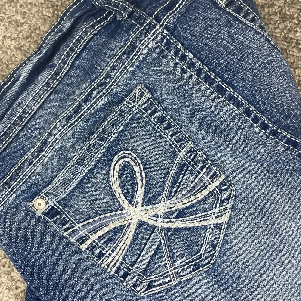 Wallflower Indigo Curvy Fit Jeans - Picture 3 of 4